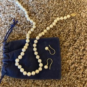 White Pearl necklace (14 inch) and Pearl earrings